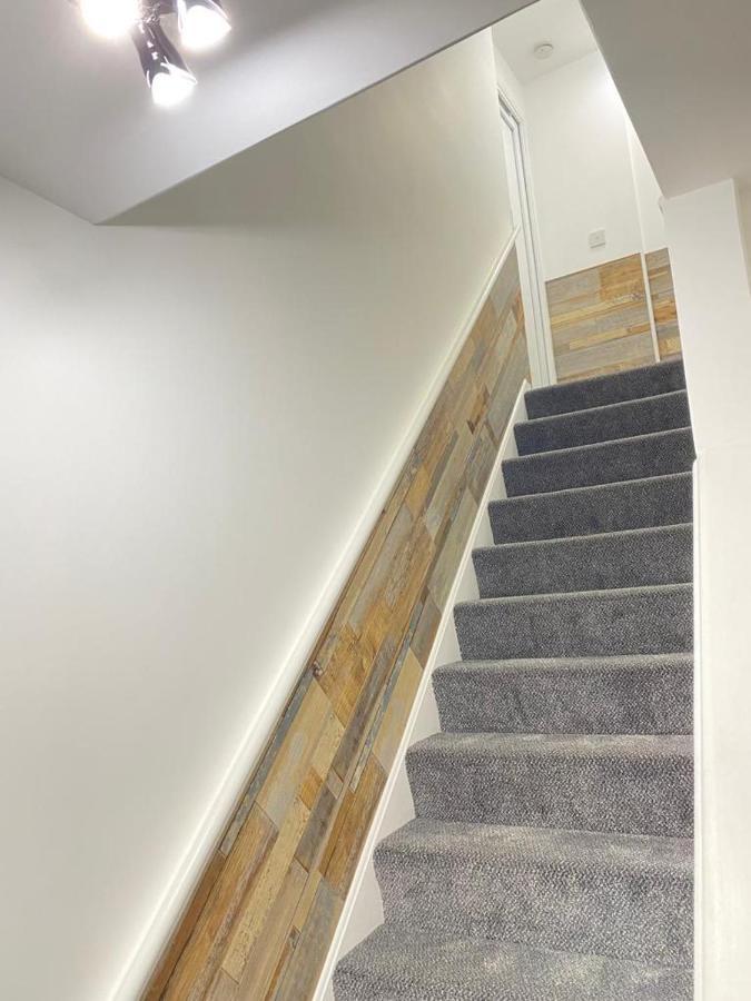 Gatwick Deluxe En-Suite Rooms Horley Exterior foto