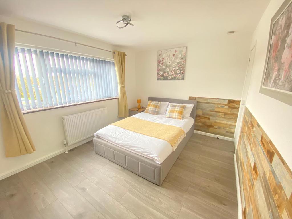 Gatwick Deluxe En-Suite Rooms Horley Exterior foto