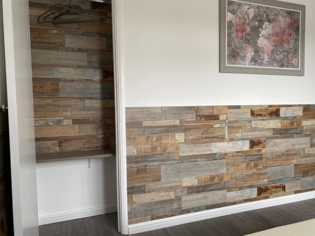 Gatwick Deluxe En-Suite Rooms Horley Exterior foto